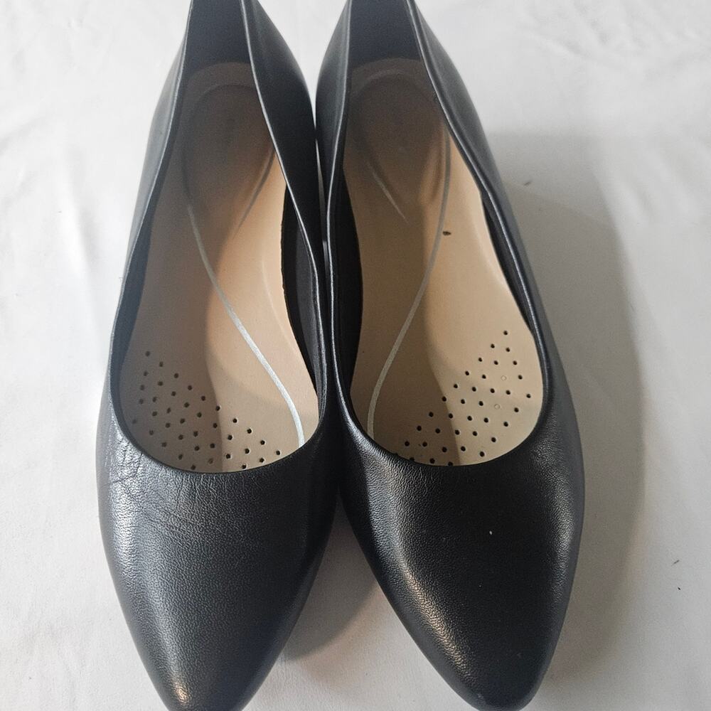 Easy Spirit Caldese leather pumps in black, 1 inch block heel, leather upper. - Picture 7 of 7